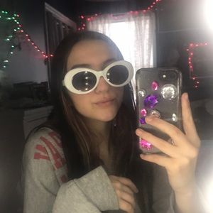 clout glasses / goggles